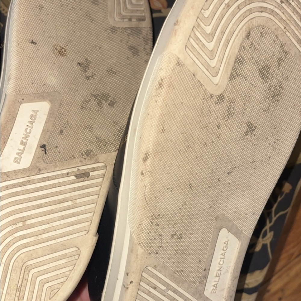 Authentic Balenciaga Black&Gold Leather Shell Sneaker circa 2018 - Picture 6 of 6